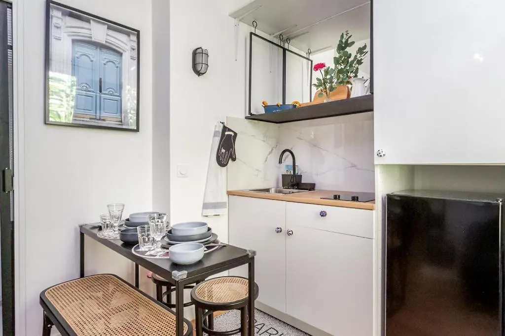 C Cozy Batignolles Apt, Metro Right At Your Doorstep 파리 프랑스